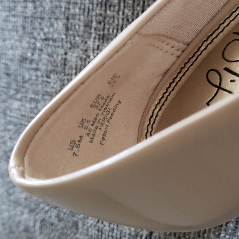 Life Stride Women's Taupe Pumps - Picture 4 of 9